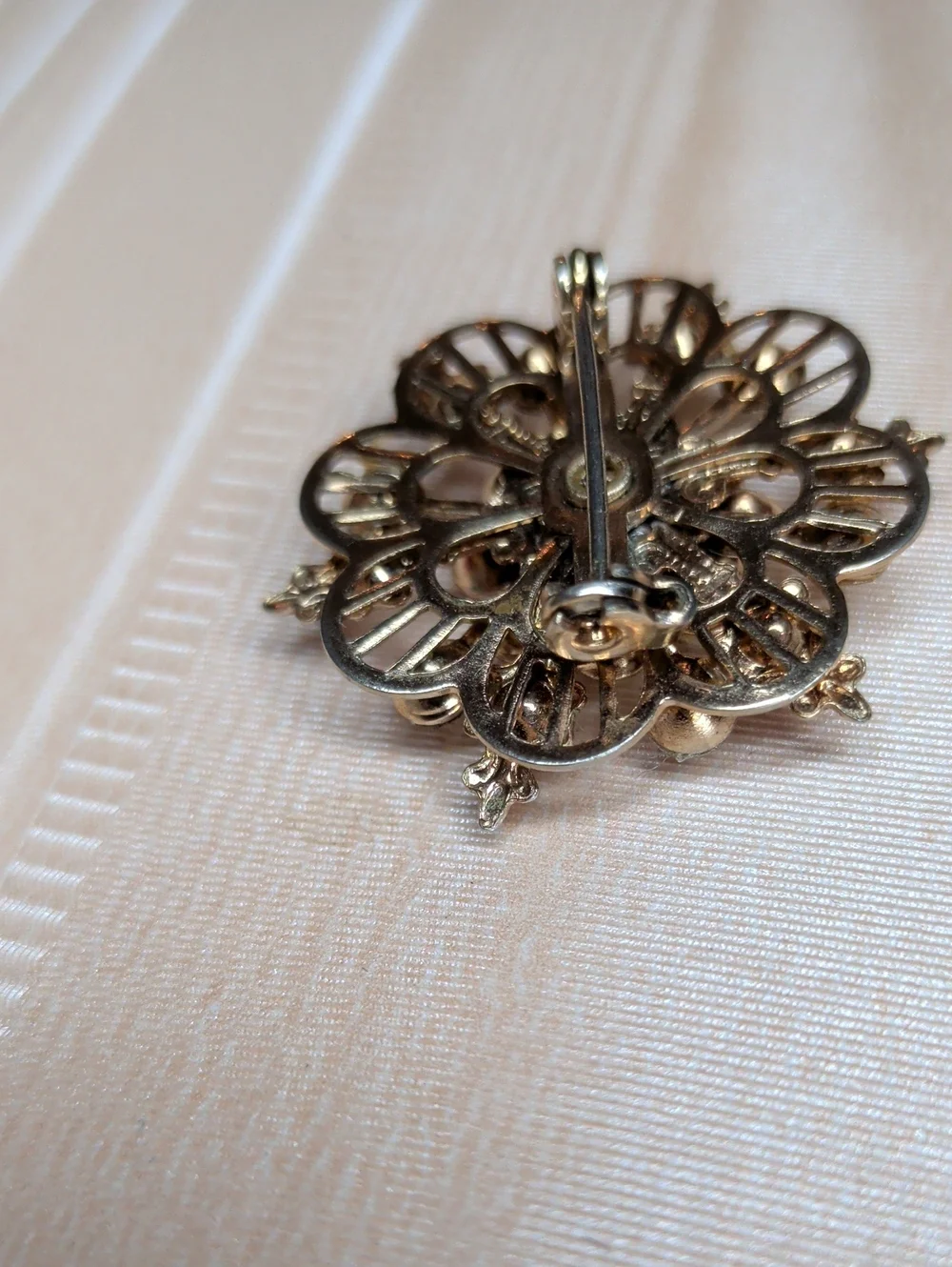Vintage elegant gold